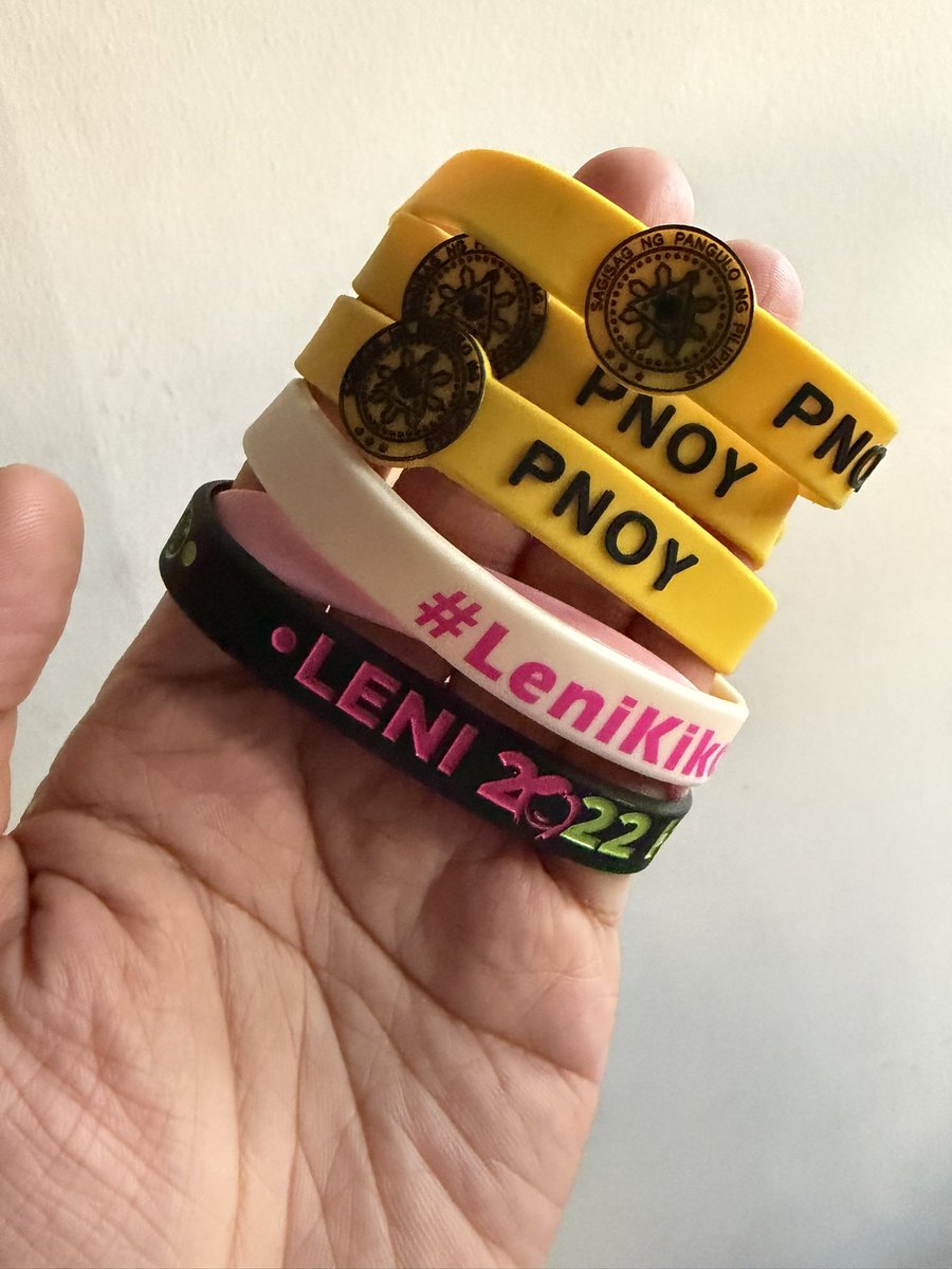 oslecjunior's tweet photo. Found these while doing some cleaning at home. 

Will always be proud to wear these colors.🎗️🌸

#Yellow #Dilawan #Pinklawan #KakamPink https://t.co/4lRRmK0hQl