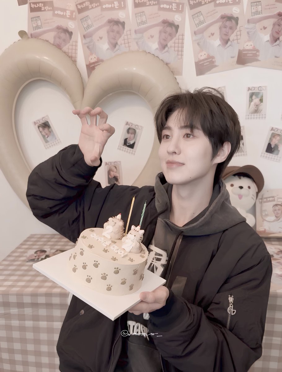 권예준이 생일 추카해 (⸝⸝ɞ̴̶̷ ·̫ ‹⸝⸝ᐡ)~♡

#EPEX #이펙스 #AYDEN #에이든
#A_day_only_for_AYDEN 
#눈처럼_맑은_에이든_생일축하해