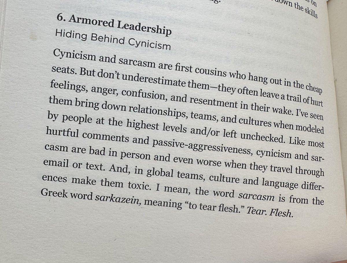 DrAliAlmansour's tweet photo. من كتاب Dare to Lead للمبدعة Brené Brown. توضح أن القائد لايجب أن يلجأ للسخرية او المزاح المبطن في بيئة العمل او يسمح به لان هذا مكلف جداً مع مرور الوقت! تقول الكاتبة:

"السخرية والتهكم المفرط هم أبناء عمومة من الدرجة الأولى يتسكعون في المقاعد الرخيصة. لكن لا تقلل من شأنهم، فهم غالبًا ما يتركون وراءهم أثرًا من مشاعر الأذى والغضب والارتباك والاستياء. لقد رأيتهم يسقطون العلاقات والفرق والثقافات عندما يعتنقها أشخاص على أعلى المستويات (القادة) أو يتركونها دون رادع. مثل معظم التعليقات المؤذية والعدوانية السلبية، فإن السخرية والتهكم أمران سيئان على المستوى الشخصي، بل أسوأ عندما ينتقلان عبر البريد الإلكتروني أو الرسائل النصية. وفي الفرق العالمية، فإن الاختلافات الثقافية واللغوية تجعلها سامة. أعني أن كلمة السخرية هي من الكلمة اليونانية ساركازين، وتعني "تمزيق اللحم".