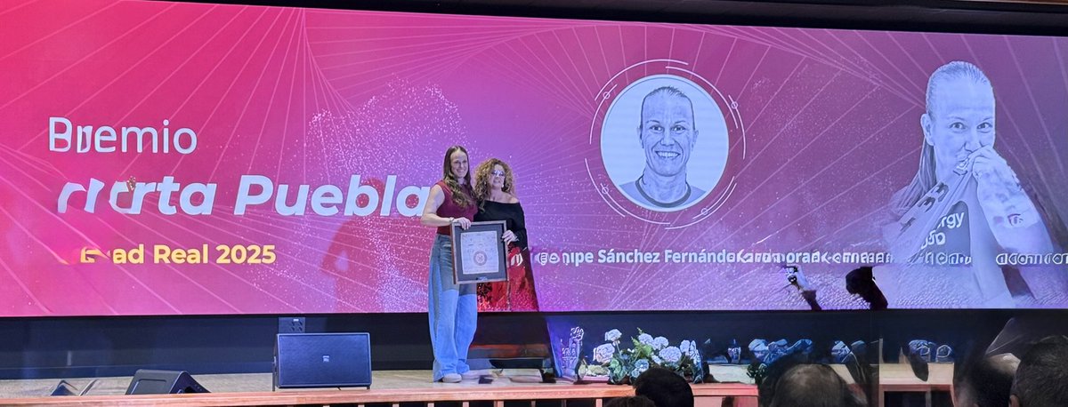 Orgullo es poco, por este reconocimiento que te han dado LA GALA DEL DEPORTE EN CIUDAD REAL, te lo mereces y por todos estos años de Balonmano, aunque ahora empiezas otra etapa con otros deportes. Enhorabuena Rubia.