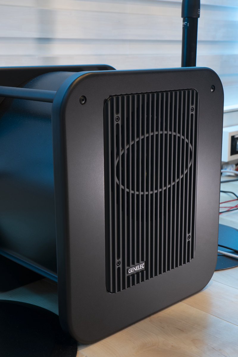 昨日は、横浜の「Moonbow Music Yokohama」さんのスタジオにお邪魔させていただきました。
<a href="/moonbow_music/">Moonbow Music</a> 

立体音響に特化しており、8ch CubeとDolby Atmosのスピーカーがセットされているという豪華で洗練された素敵なスタジオ！

Moonbow Musicの加藤様、お忙しい中ありがとうございました！