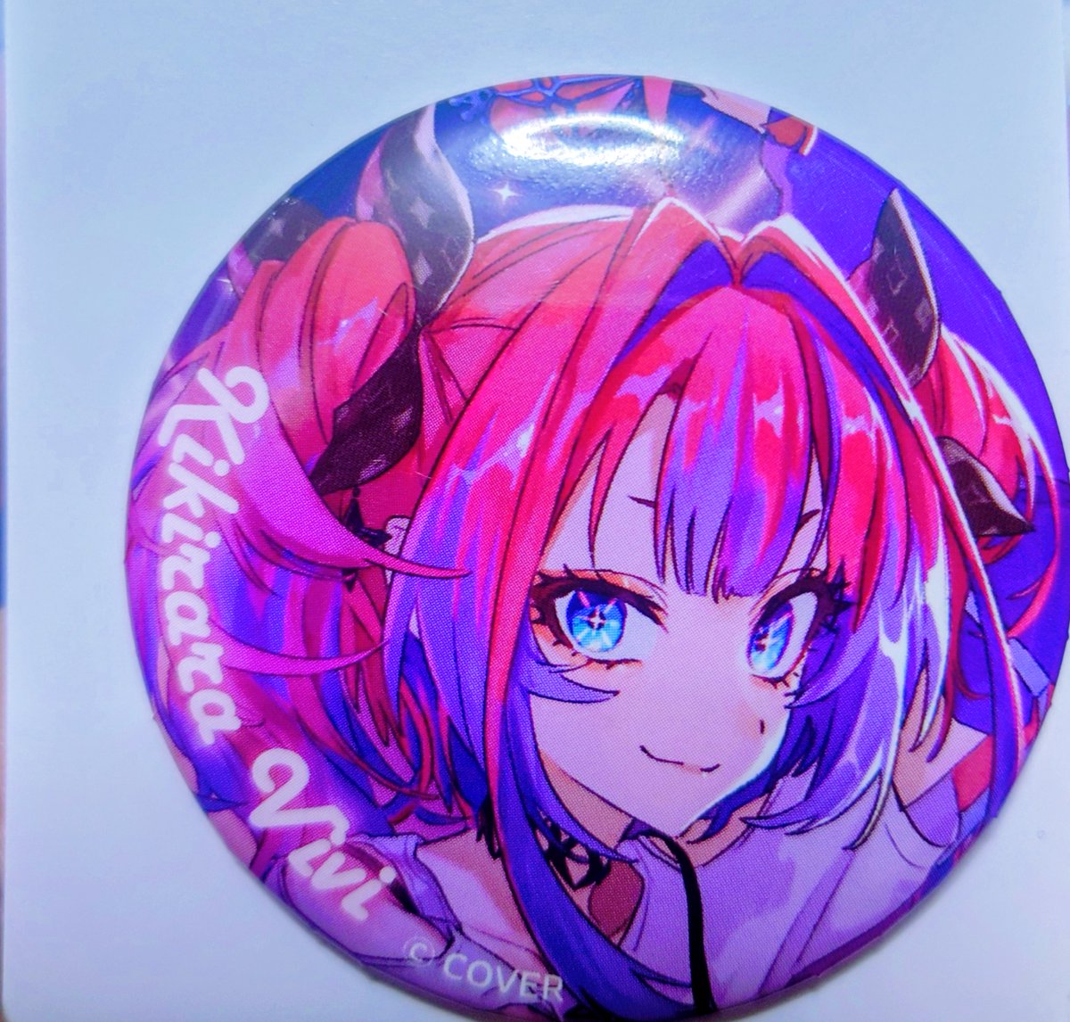 缶バッジ開封 5個だけ買った 1個目からヴィヴィがきちゃ 他のイラスト 