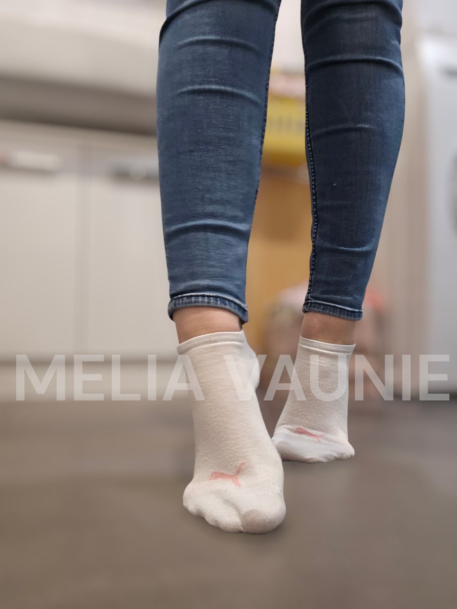 Melia_Vaunie's tweet photo. Socks of the day 🖤
#Socks #Pumasocks https://t.co/i3xmjgK0kP