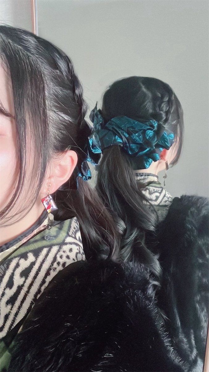 #きものみーちゅー2 行ってきた😊
テーマに合わせて緑と黒でまとめたチャイナMIXにした！
買ったものは後でゆっくりまとめる🫶

羽織・袴スカート：<a href="/misamaru_kimono/">MISAMARU</a> さん
羽織紐・半衿：<a href="/yr_ynm/">よる●YORUnoMORI●</a> さん
帯留：<a href="/raichimu3373/">琥珀のゆめ☆螢石のうつつ</a> さん
おびぽっけ：<a href="/rararat83/">らっと/孔雀箪笥🦚💃店主</a> さん
デフトバン:<a href="/Totome202205/">T.otome</a> さん