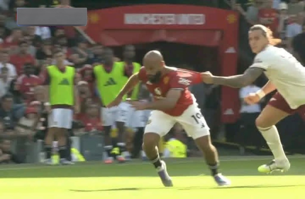 Oluchi_Utd's tweet image. Calafiori is back , Calafiori is back, like he hasn't had a taste of our Right wing. 

See you on Sunday. 👹👹👹