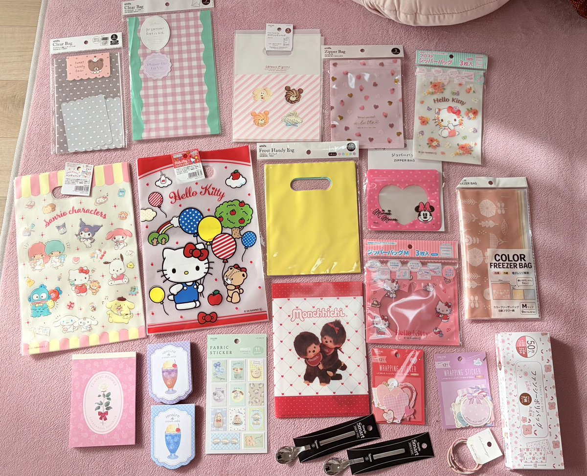 RON85586's tweet photo. 100円ショップで爆買いした可愛いもの🥰あー可愛い可愛い。 https://t.co/1NKNuElUpR