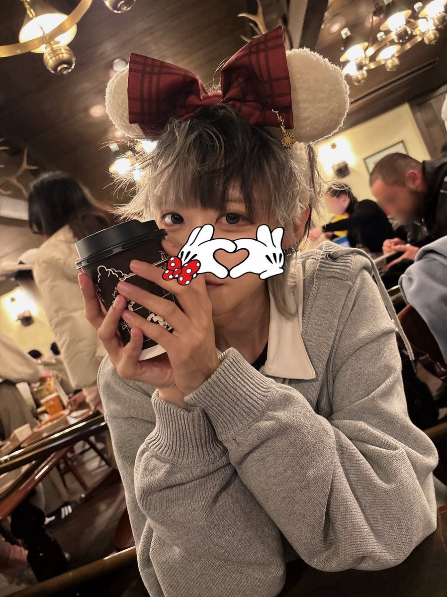 _YurA_Qn's tweet photo. 彼氏とディズニーランドデートした。

に使っていいよ。

のボツ写真供養卍 https://t.co/1RT11b7TUm