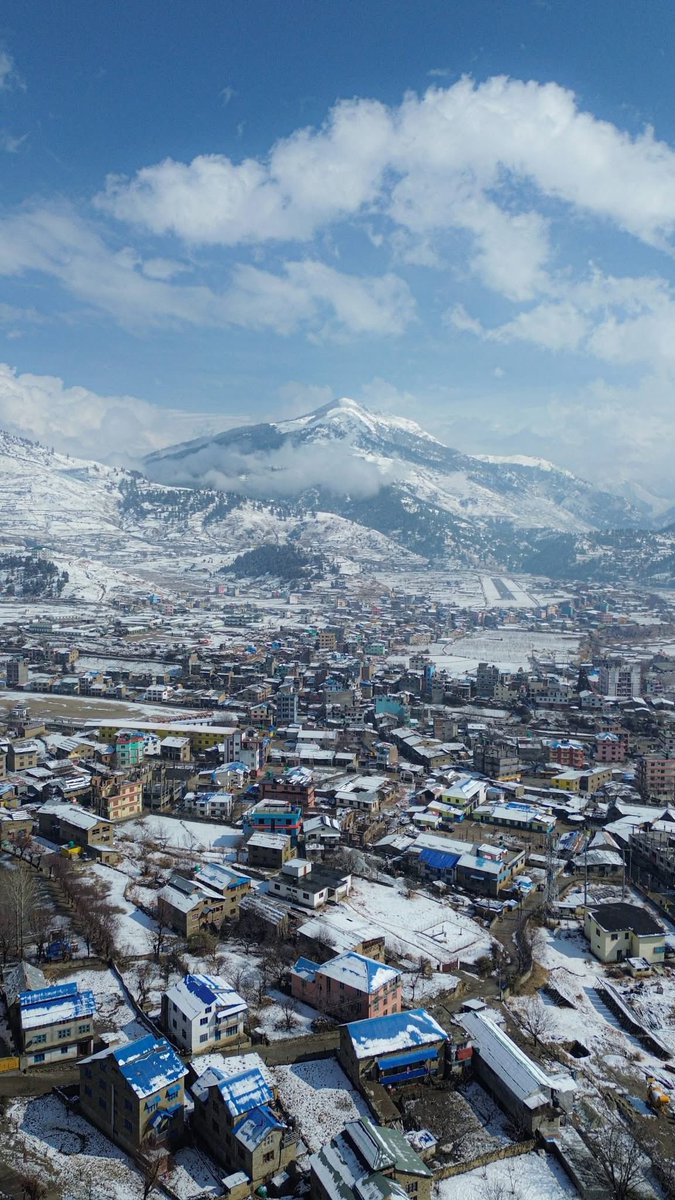 हिमपात पछी आज जुम्ला बजार यस्तो देखिएछ।
तस्बिर: सौजन्य