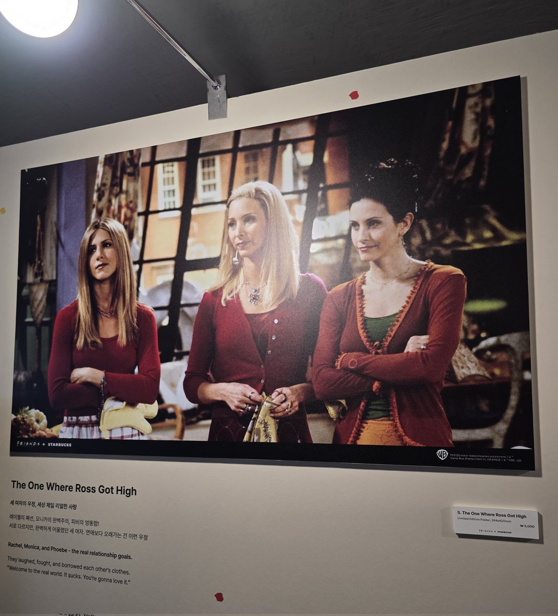 스타벅스 장충 프렌즈 팝업

무료인데 생각보다 되게 잘 꾸며놨고
포토부스랑 럭키드로우 있는것도 넘조았음..