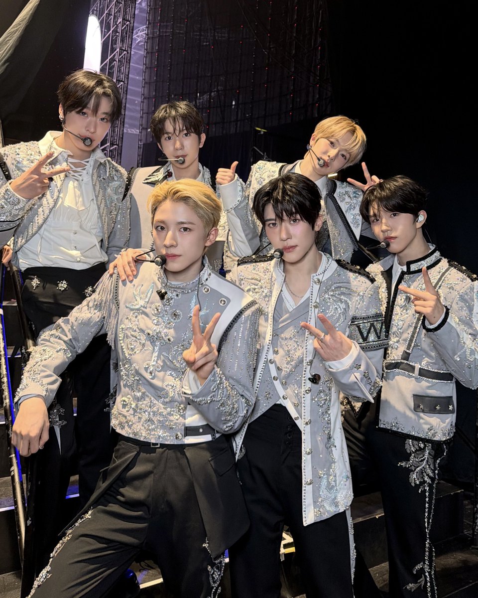 nctwishofficial's tweet image. 오늘은👏🏻 홍콩인데요~~
작년 로그인 때에도 시즈니와 함께해서 좋은 기억으로 남아있어서 오늘 공연도 너무너무 기대돼요!!!
오래오래 남을 추억 만들 준비 되셨죠??
기다리고 있을게여~😉
조심해서 와여💚

今日👏🏻 係喺香港呢~~
因為上年 LOGin Tour嗰陣同NCTzen一齊留低咗好好嘅回憶…