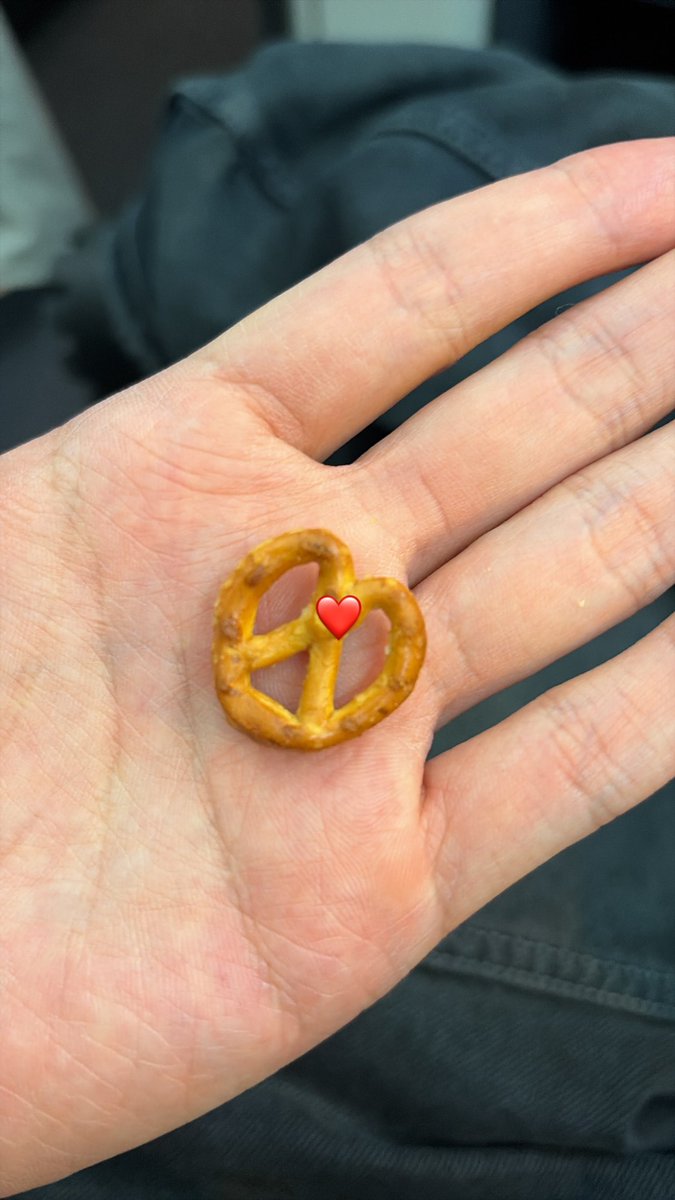 baekhyuntown's tweet image. 260124 큥스타스토리 업데이트 ✈️❤️

🔗instagram.com/stories/baekhy…
🔗instagram.com/stories/baekhy…
🔗instagram.com/stories/baekhy…

#백현 #BAEKHYUN @B_hundred_Hyun @BAEKHYUN_INB100