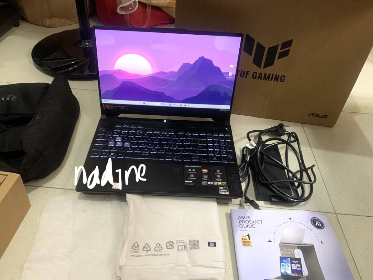 𝐇𝐚𝐫𝐢. tweet media