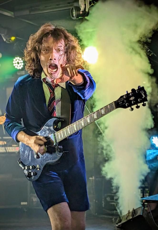 Angus_Ogawa's tweet image. #みんなのGibson見せて
Gibson SGとともに、、、吼える！