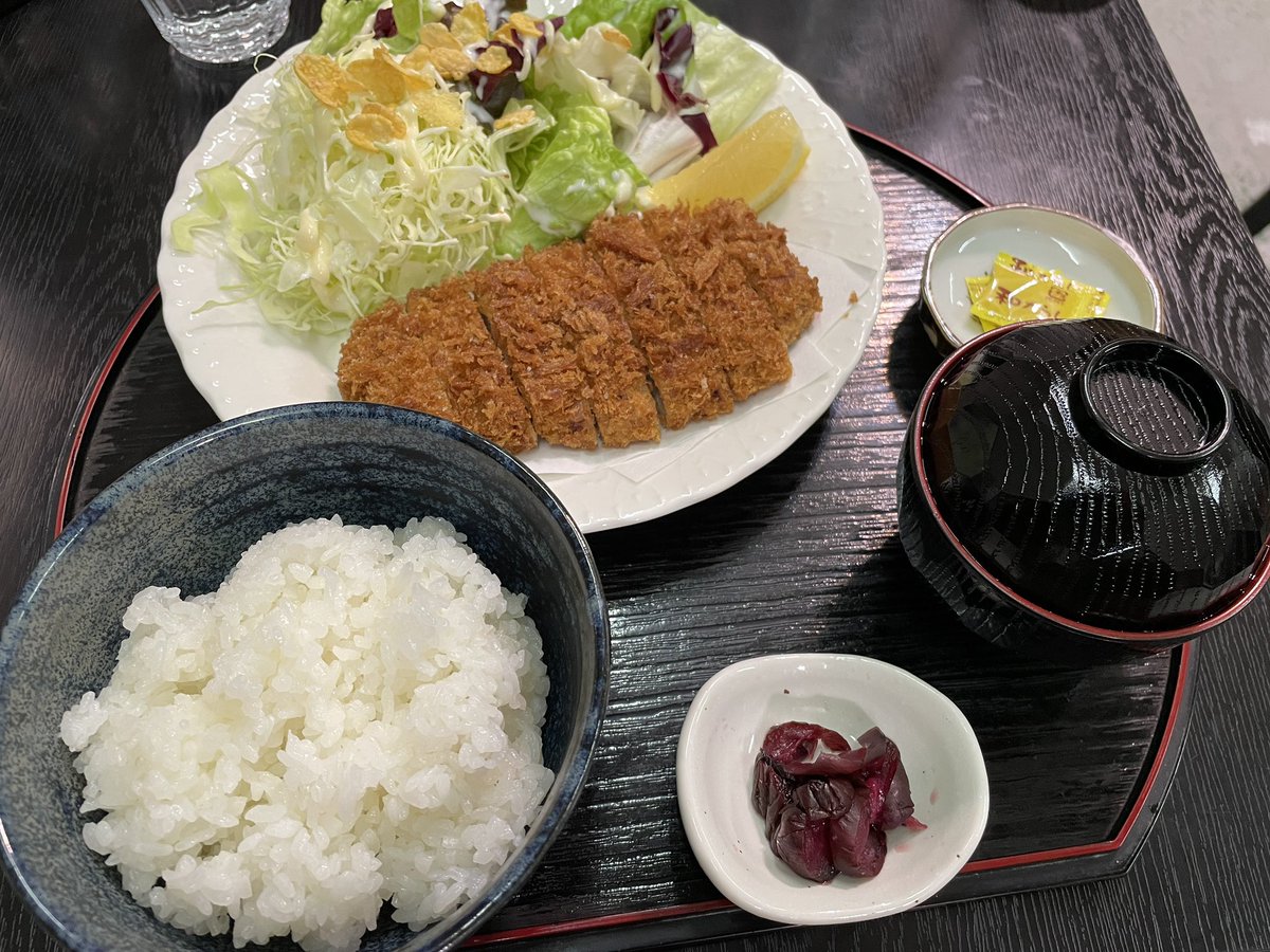 Garide's tweet image. 今日は勝ったので、トンカツです