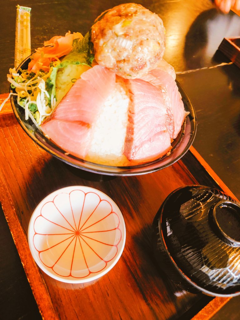 KSDS5050's tweet photo. 今日はめっちゃ充実してて〜😊
銚子行って海鮮丼堪能した後、海を満喫して潮騒を感じましたわ🤣 https://t.co/SkOFdYXhHE