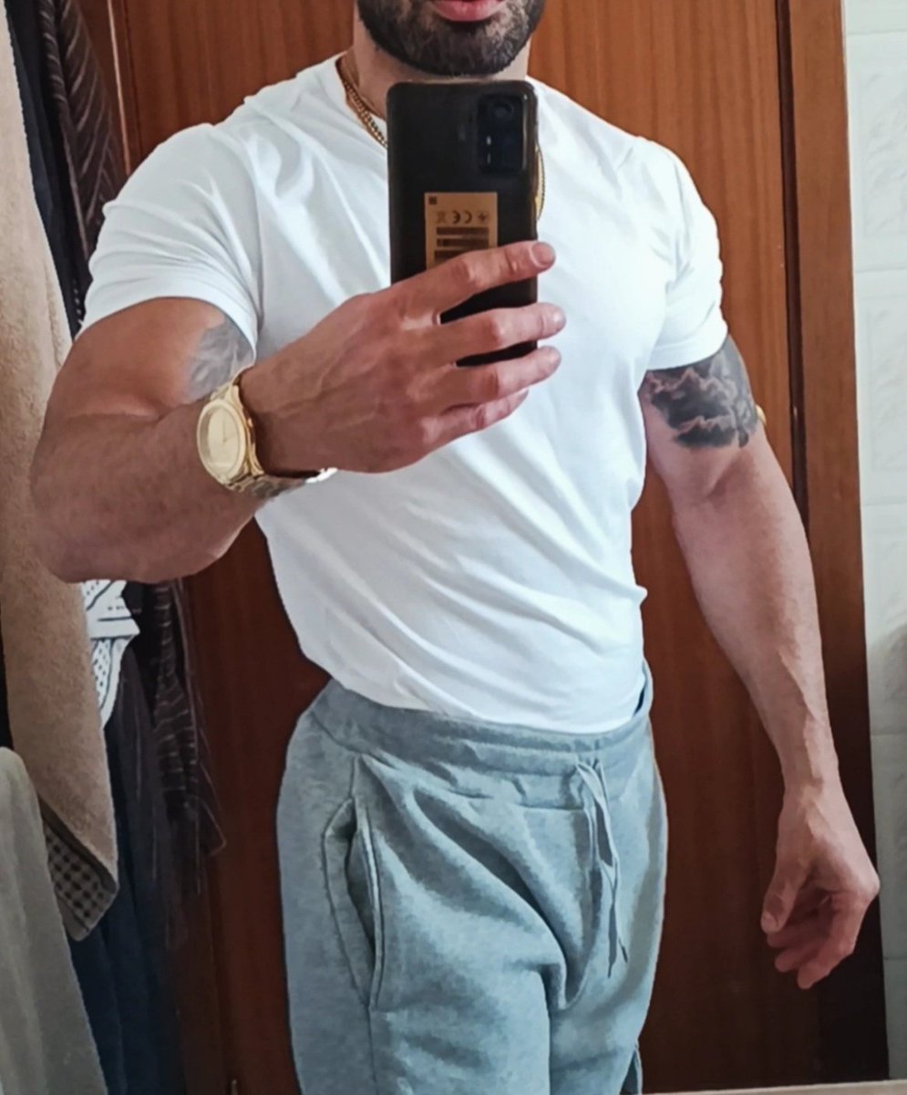 YOU ALREADY KNOW WHO'S THE REAL 🐎💪🏽 BOSS . INSTAGRAM: @Jfitnss82