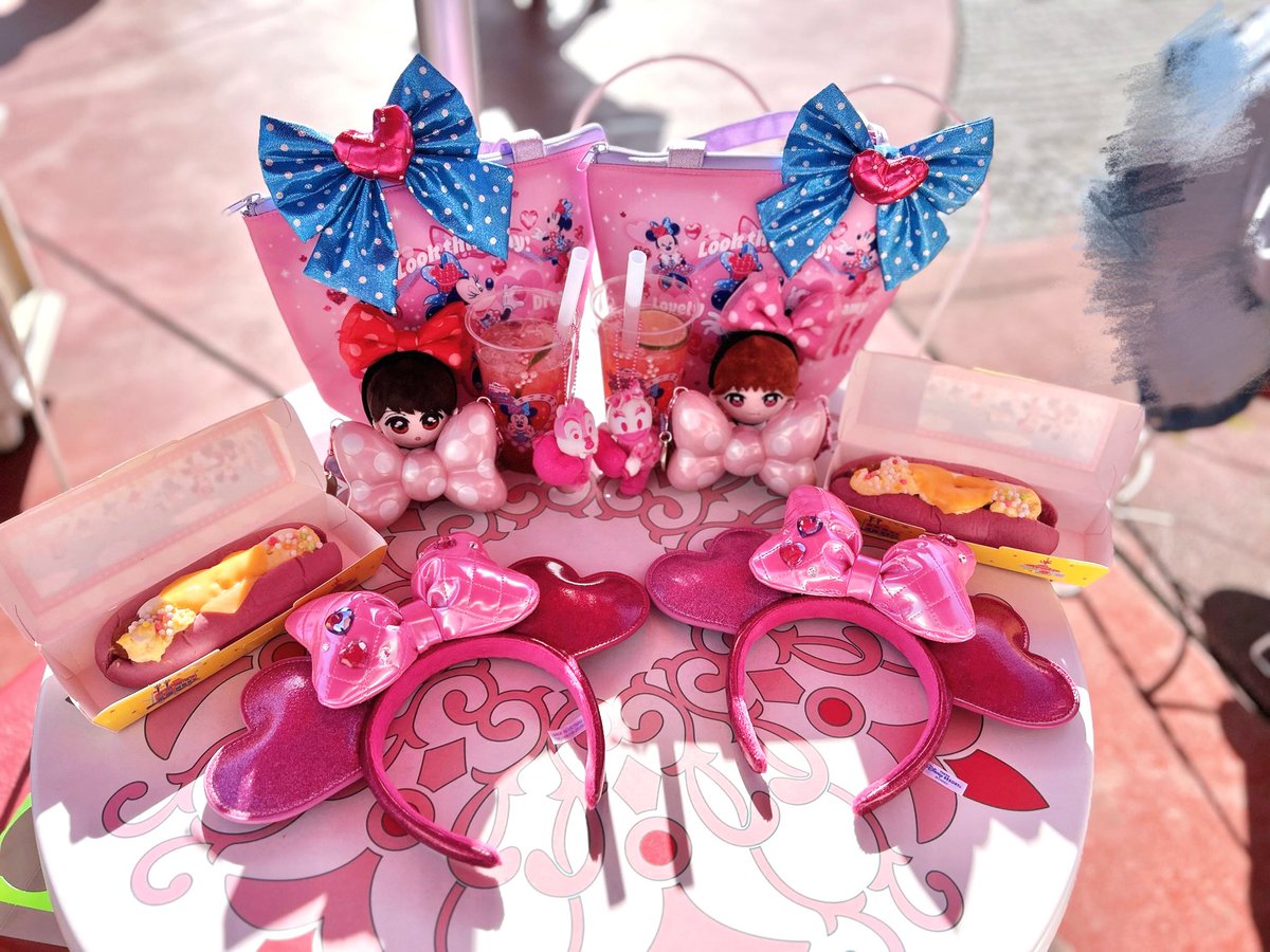 ℛ⭐︎ tweet media