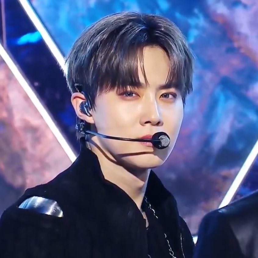 katsmyeon's tweet image. junmyeons ending fairy vs mbc thumbnail.. i’m literally asking WHY