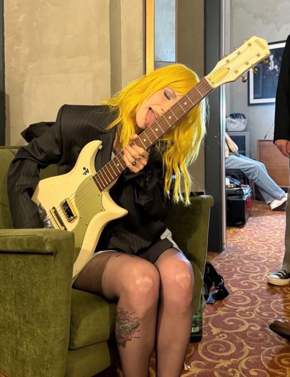 girls don’t want boyfriends they want hayley williams