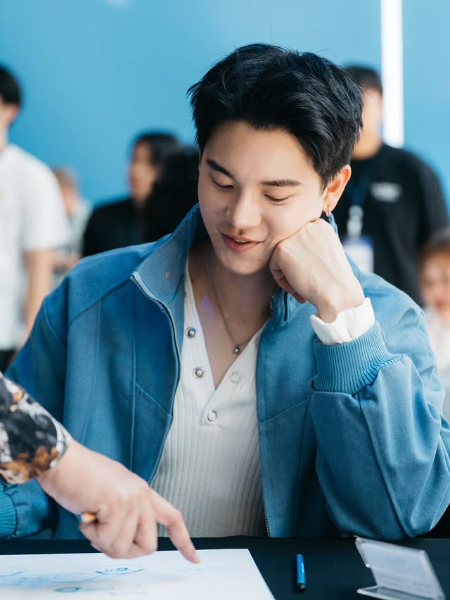 SushreetaD56080's tweet photo. IG yinyin_anw 

#yinyin_anw #warwanarat #หยินวอร์ https://t.co/2NAOPKLHsM