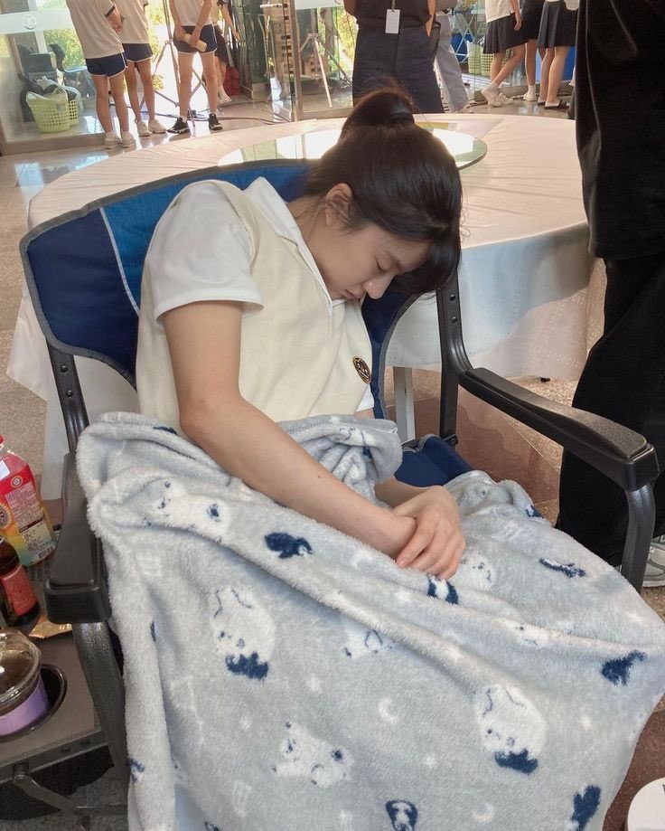 ladywitchx's tweet image. ยุนจองตัวจริงต้องมีภาพแกงตัวเองตอนหลับเสมอ ✅ แต่ใครจะหลับแล้วสวยขนาดนี้ได้อีก 🥹