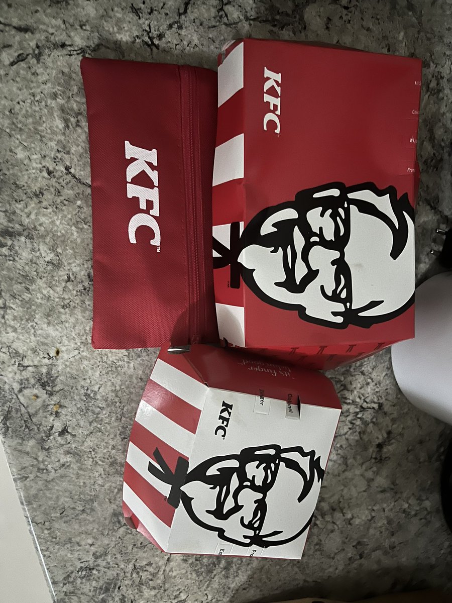 QueMthuli's tweet photo. @KFCSA  
Dankie Tshomie now no one will steal my stuff because Branded❤️ you ate here https://t.co/MLtSxrofYq