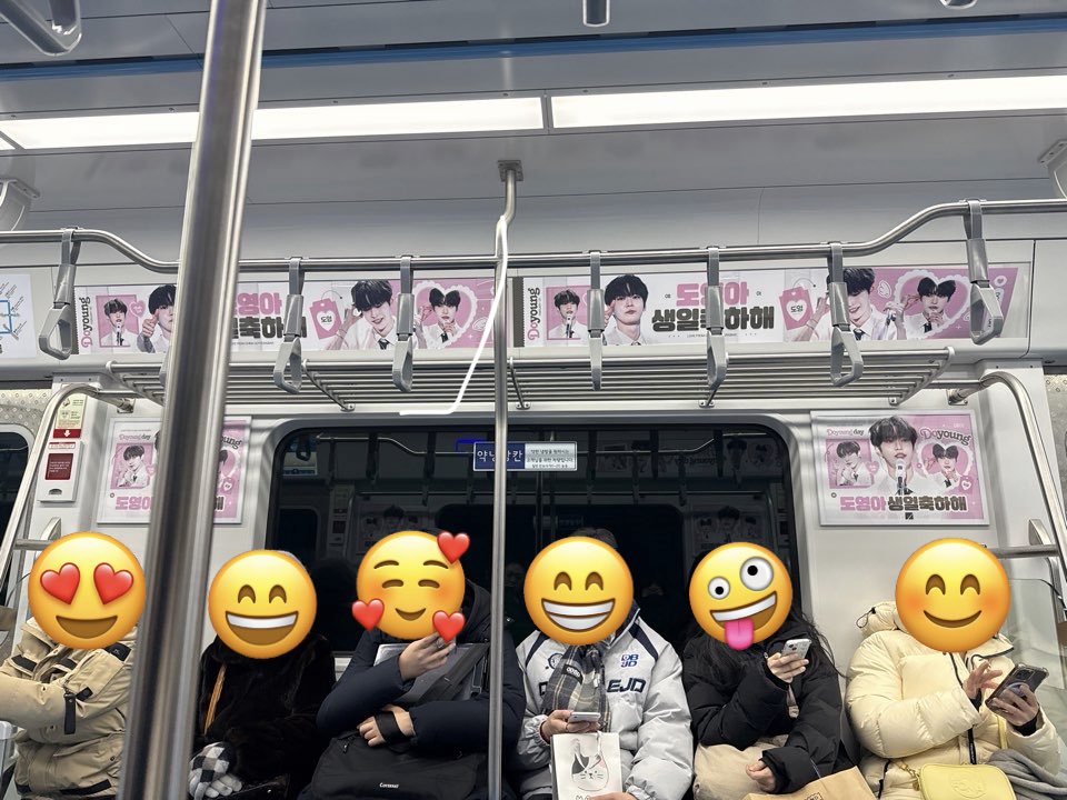 _blue_rang's tweet image. 앞을봐도 도영 옆을봐도 도영 뒤를봐도 도영♡