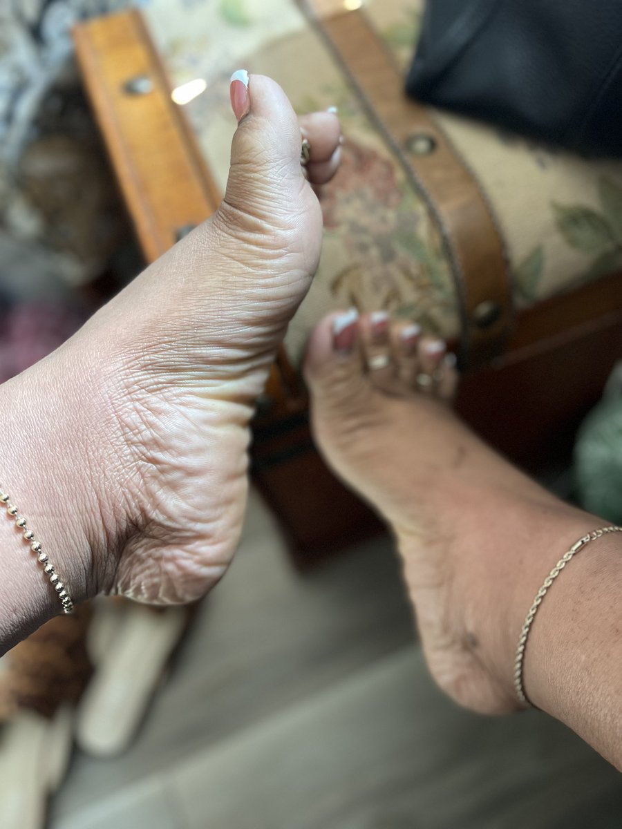 Brownsolescutetoes tweet media
