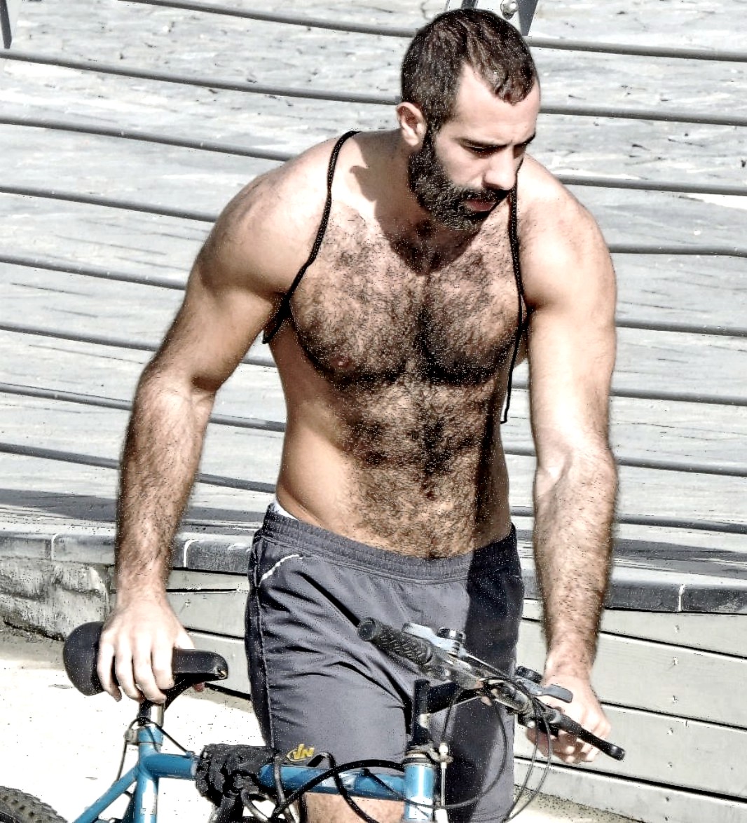 What a hot hairy dude
#Hairydad #hairychest #hairymusclebear #hairycock #bulge #gayhairymen #hairylegs #hairyarms #hairypits #gayhairymusclebears #hairybacks #happytrails