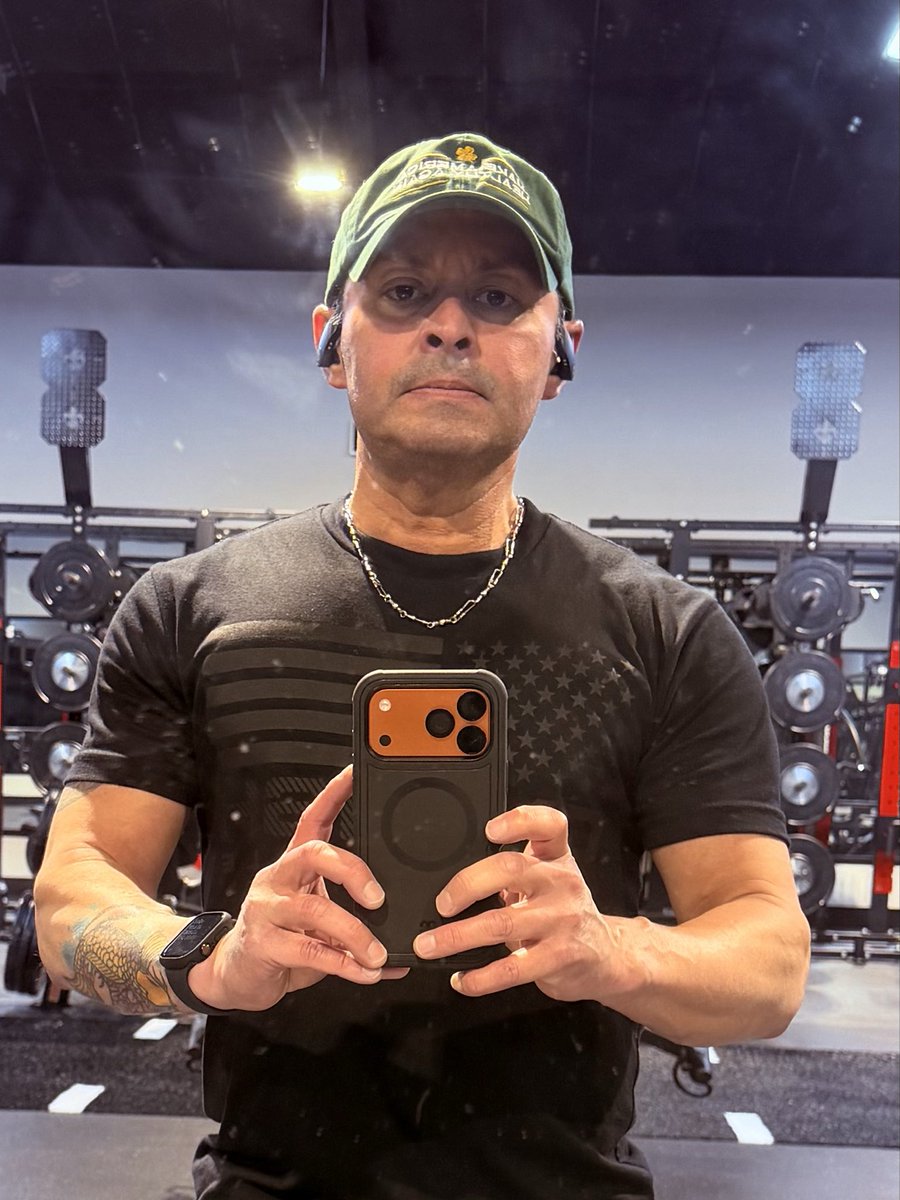 Earning this shit just before Saturday morning.#MyT1DLIFE💉💪🏼