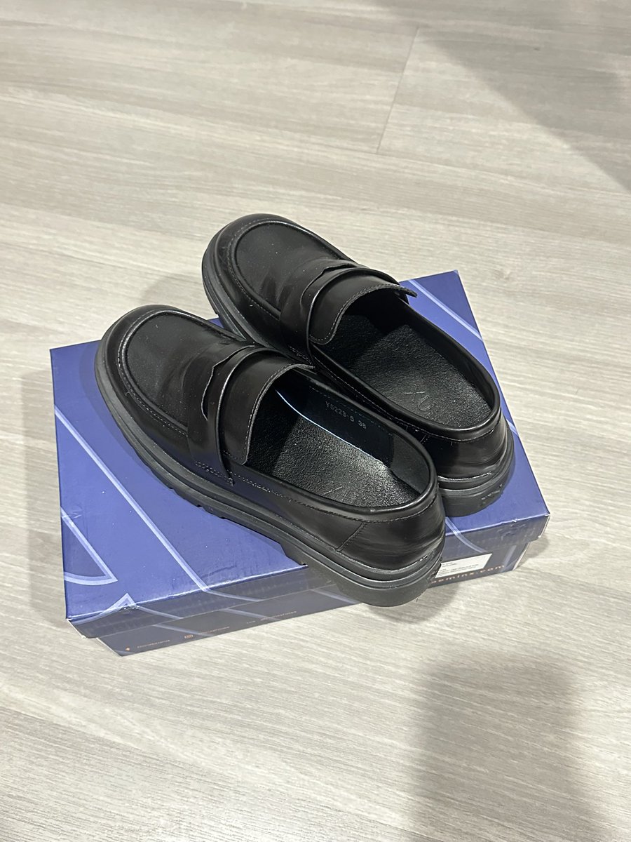 staywithham's tweet photo. ปล่อยต่อ Minx รุ่น Wynn รองเท้า loafer (โลฟเฟอร์) สีดำ เบอร์ 38
🔥ใช้งาน 1 ครั้ง มีกล่อง ราคารวมส่ง 800 บาท

#ส่งต่อ #ส่งต่อรองเท้า #ส่งต่อminx #รองเท้าminx #ส่งต่อรองเท้ามือสอง https://t.co/TygTy4WxxB