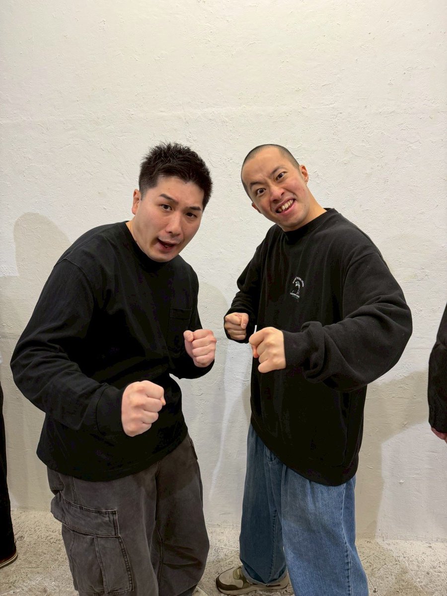 昨日の白い劇場ありがとうございました！
急遽銀仁朗のみちこりあんと革命ズで革命起こしてきました！
またいつか革命起こそうな