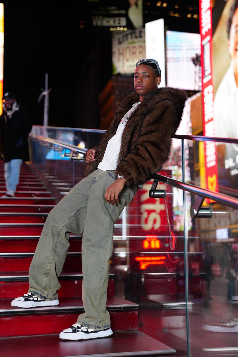 donnrue_'s tweet photo. It’s my birthday, I get fly if I want to https://t.co/RPPiS6q3QG
