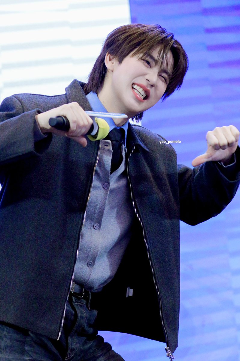 dkinbp's tweet image. Tell me why he looks exactly like a maknae 😭
I’d vote for his debut without thinking 😭😭
He’s too cute I’m about to lose it 😭😭😭

PREM FS SHANGHAI
#PremFanSigninShanghai