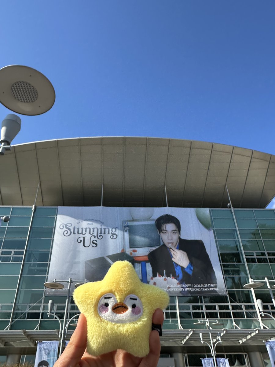 2026 LEE JUNHO FAN MEETING 
<STUNNING US> DAY 1

반짝이는 우리의 만남까지 한 시간 전✨

#이준호 #LEEJUNHO
#STUNNINGUS
#2026_LEEJUNHO_FANMEETING
#O3Collective