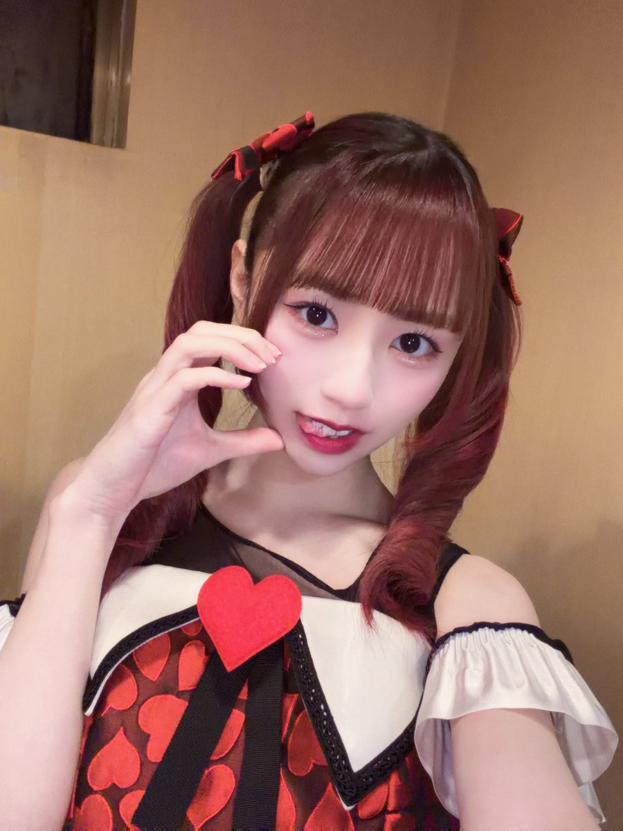 KIRA KIRA de Fes mini !!
ありがとうございました✨️

今日もめちゃ寒いけどライブであつくなったね👊🏻
対バン久々だったかも来てくれたみんなありがとう🍀

明日は有明で対バン❣️
着物特典会もあるよ👘

#MARUKADO