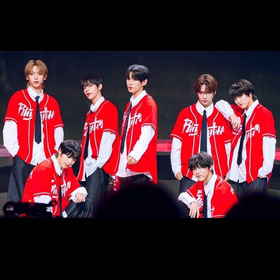 AxisJM's tweet photo. Happy 1st Year Anniversary! Kaya pala namimiss ko kayo. 1st svs na I was so invested from ep1-final. Only svs na ilang beses ko inulit panoorin. 1st time gumawa ng multiple emails for voting. I never swerved ever, Team RHYTHM all the way!
#TeamRhythm #universeleague #STEJAY https://t.co/DXrfNT2VqR