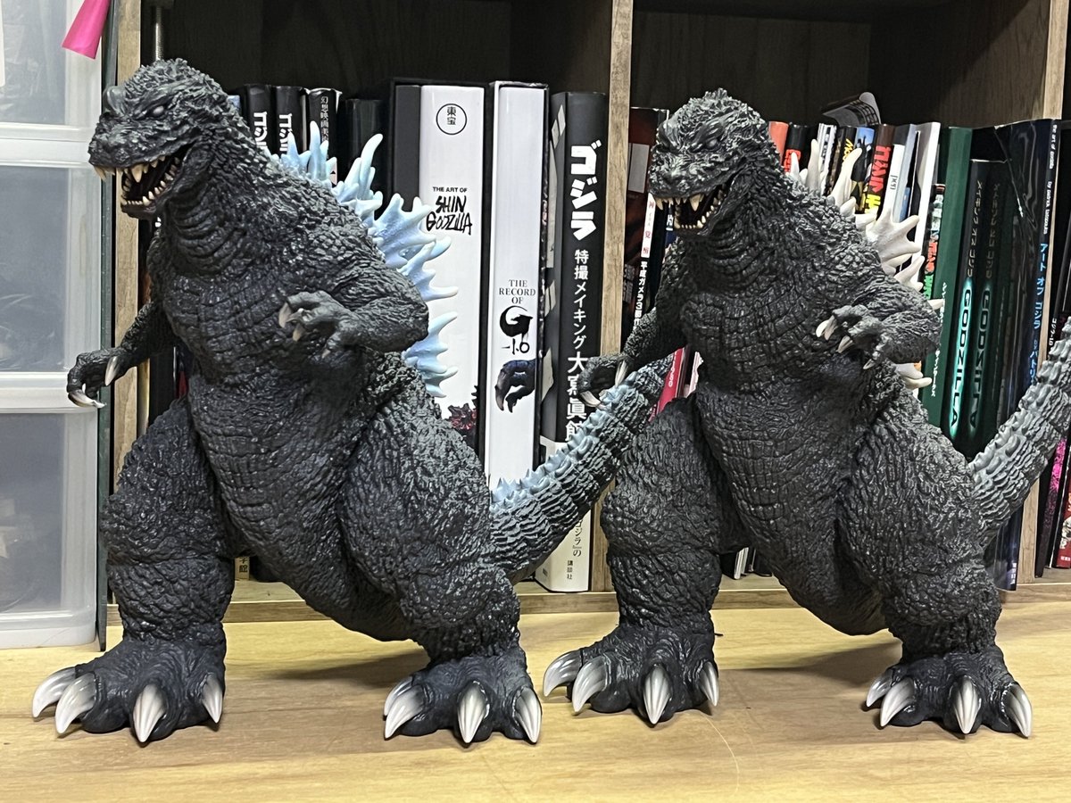 tanakastudio's tweet photo. スパイラルスタジオのHoll of Fame series
(殿堂シリーズ)
3D原型を担当したゴジラ2001の通常と熱線バージョンのサンプルが届きました。
大きさは全高約29cmです。
素晴らしい出来栄え✨✨
とても重いです。
WFでも展示します。
#spiralstudio #godzilla #ゴジラ #ゴジラ2001 #タナカSTUDIO #tanakastudio #wf #ワンフェス #wf2026w #WF2026冬