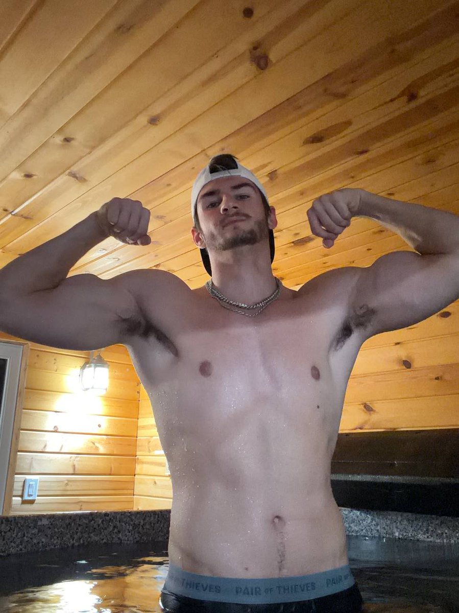 Dustin holloway tweet media