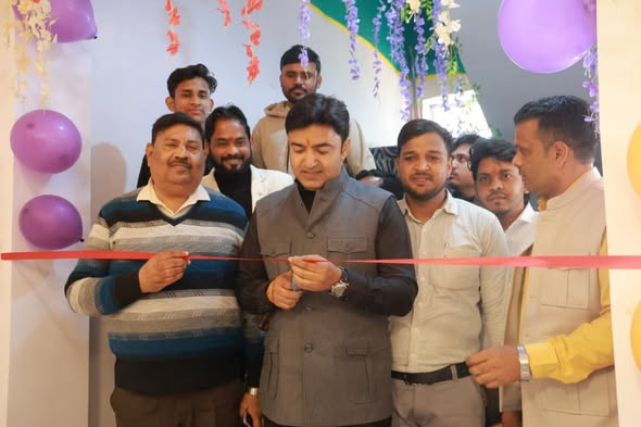 BJP4Abhijeet's tweet photo. विभिन्न मांगलिक एवं सामाजिक कार्यक्रमों में सहभागिता किया..
1- भाई राजेश यादव जी (पूर्व जिला मंत्री) के परिवार में आयोजित मांगलिक कार्यक्रम में सम्मिलित होकर हार्दिक बधाई एवं शुभकामनाएं दी।
2- दूल निवासी बड़े भाई मिथिलेश मिश्रा जी के नव प्रतिष्ठान के शुभारंभ पर सम्मिलित होकर हार्दिक बधाई एवं शुभकामनाएं दी।
3- छोटे भाई अभय राजावत जी के आवास पर परिवारजनों से भेंट कर कुशलक्षेम जाना।
4- छोटे भाई राहुल सिंह जी के परिवार में आयोजित मांगलिक कार्यक्रम में सम्मिलित होकर हार्दिक बधाई एवं शुभकामनाएं दी।
5- सिंहपुर निवासी श्री इंद्र कुमार दीक्षित जी द्वारा आयोजित मांगलिक कार्यक्रम में सम्मिलित होकर हार्दिक बधाई एवं शुभकामनाएं दी।
6- भौती निवासी छोटे भाई विशाल पाण्डेय जी के यहाँ आयोजित मांगलिक कार्यक्रम में सहभागिता की।
7- भाई प्रशांत सेंगर जी के नव प्रतिष्ठान के शुभारंभ के शुभ अवसर पर उपस्थित रहा।
8- सिंहपुर निवासी भाई मुन्ना कठेरिया जी के परिवार में आयोजित मांगलिक कार्यक्रम में सम्मिलित होकर हार्दिक बधाई एवं शुभकामनाएं दी।
@BJP4India @narendramodi @AmitShah @NitinNabin @BJP4UP @myogiadityanath