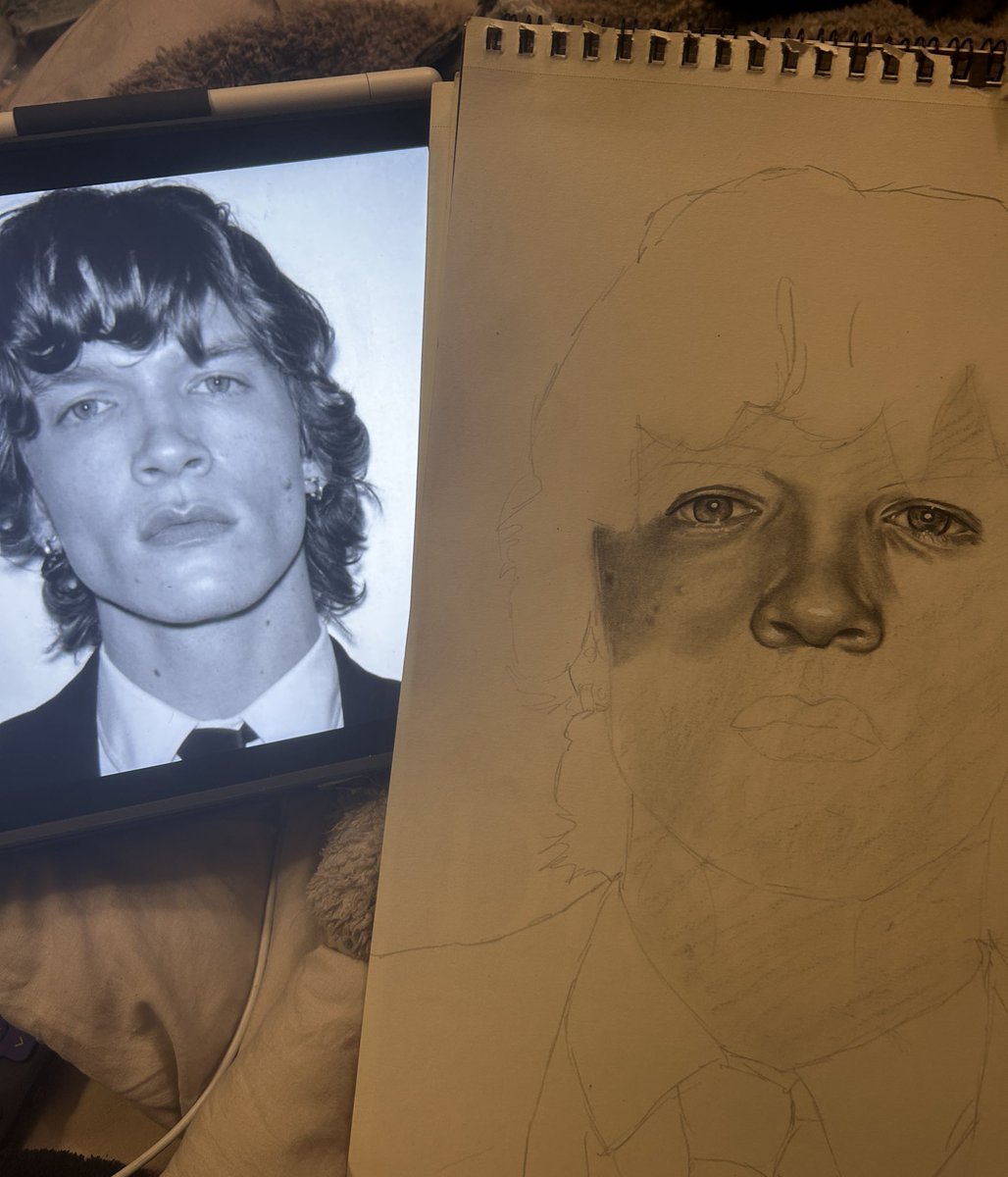 ilyawoodstock's tweet image. and for everyone who said they were #waiting for me to draw golden globes connor… i’m slowly attempting to deliver LMAO
