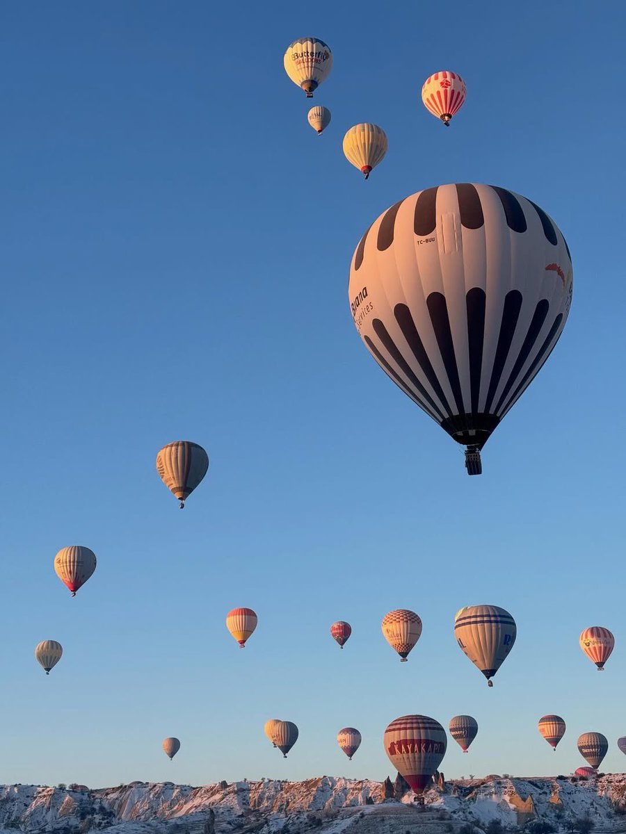 Güney Koreli ünlü oyuncu #AhnBoHyun
#Türkiye / #Nevşehir #Kapadokya da

PART 4

🇹🇷 튀르키예 
🇰🇷 한국
♥️🫶🏻

#SpringFever