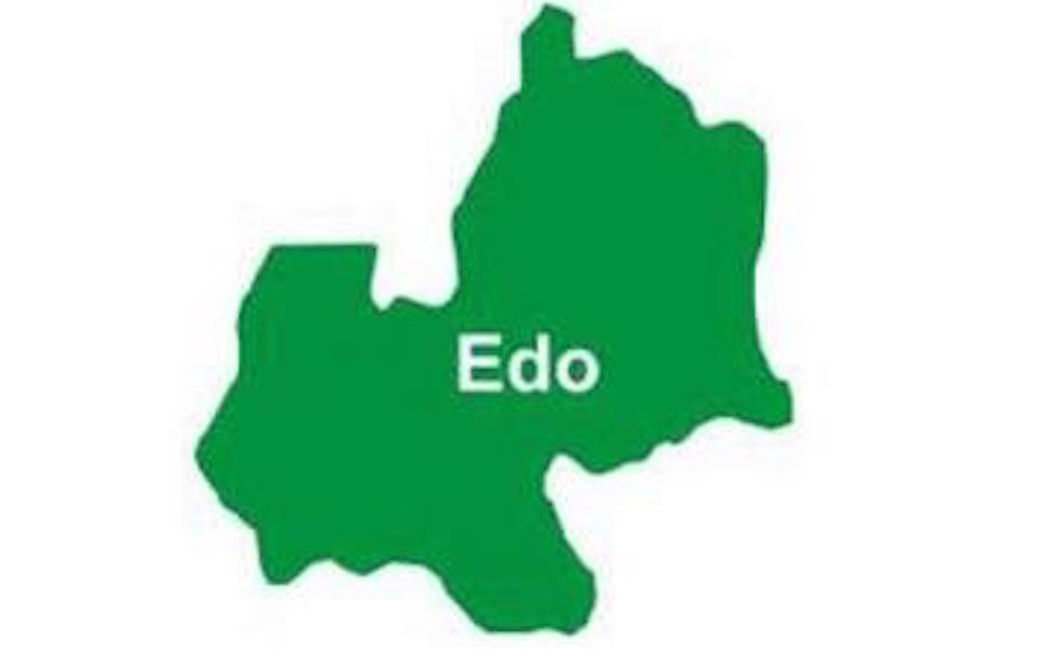 Allegations of substandard road construction surface in Edo  

Read more: bendelmirror.com/post.php?news=…