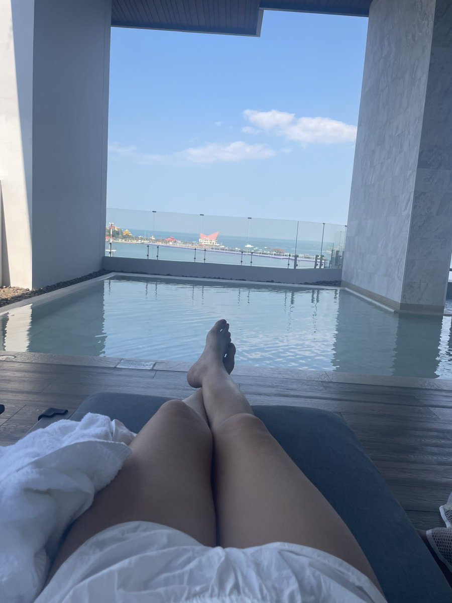 รู้สึกเบื้อ☺️ 🌈😛วันนี้ว่างน่ะค่ะ มานวดได้น่ะค่ะ มีห้องพร้อมค่ะ 🙏🏻🌈💗🧚🏻‍♀️ #ศรีราชา #แหลมฉบัง #อ่าวอุดม #เก้ากิโล #เครือสหพัฒน์ #บางพระ #นวดศรีราชา #สาวสอง