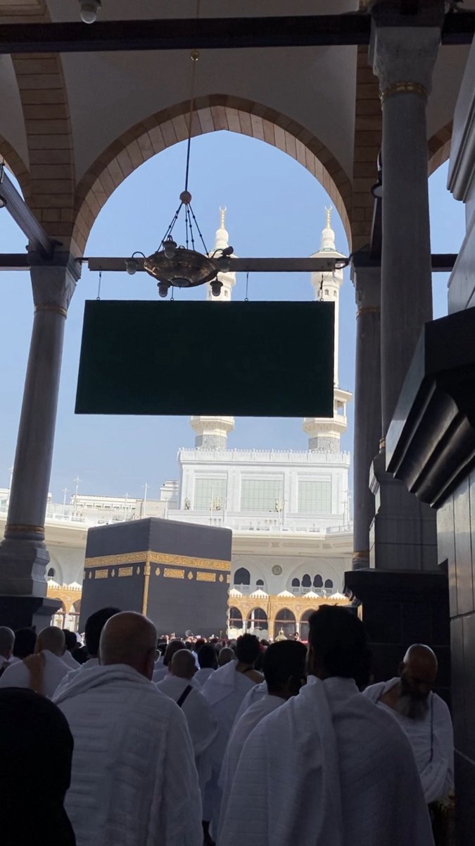 1_mllO's tweet photo. الحمدلله على تمام الحمدلله الذي بلغني مكه والسجود في مكه اللهم تقبل منا واعفو عنا واغفر لنا واستجب دعائنا🌼🌼. https://t.co/KJOs85G8jW