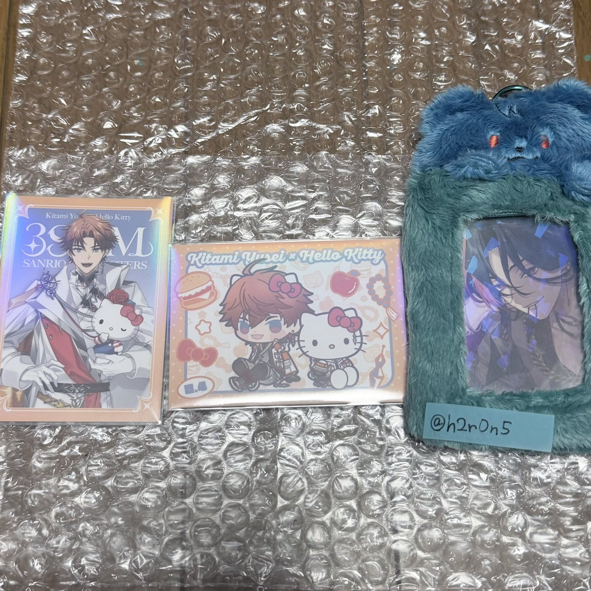 h2r0n5's tweet photo. 交換 にじさんじ 3SKM サンリオコラボ ランダムコレクションカード

譲:画像1枚目

求:画像2枚目　各1枚ずつ

簡易梱包
郵送(ミニレター)での発送となります。
お気軽にお声掛けくださいませ。 https://t.co/wxCHIs3ElR