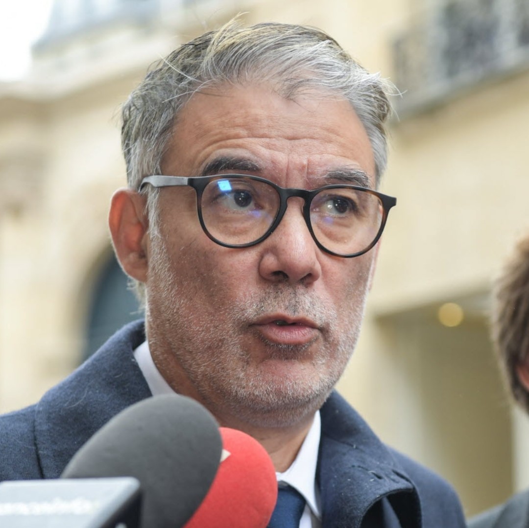 gauchecaca's tweet image. Olivier Faure et Laurent Wauquiez.
Deux bien beaux exemples de notre monde politique, deux hommes qui se disent courageux et de convictions.
Grandeur et décadence?
Non, plutôt decadence tout court.