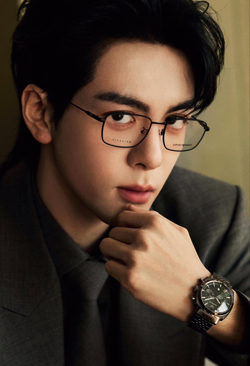 zsxarchives's tweet image. 📸 2026.01.24 #ZengShunxi Studio Update 

#ZengShunxi appears at the opening of the Emporio Armani x Dr. Glasses pop-up store, wearing the Emporio Armani Spring/Summer 2026 Menswear Collection, paired with the Emporio Armani Titanium Optical Frame EA1188TD 3001 and the Emporio…