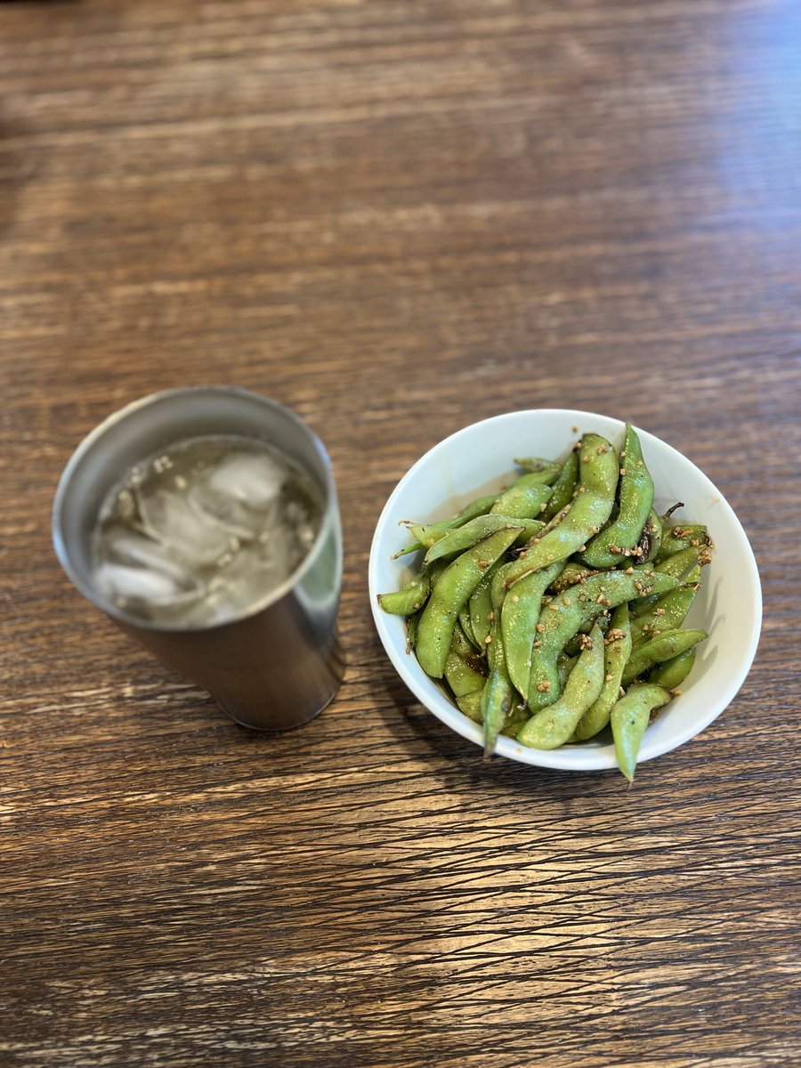 Shunity_69's tweet image. 枝豆とハイボールと私😆