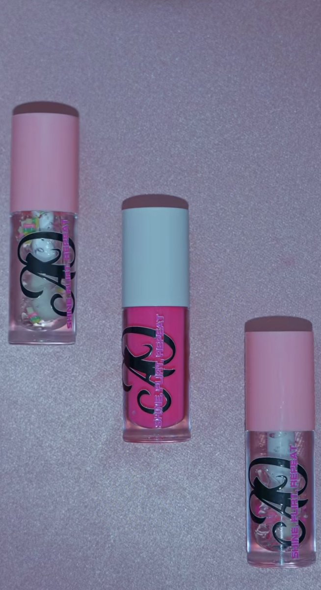 Glossed in confidence by AoMood💋💄

Shine and flirt on repeat for that’s the theme❤️‍🔥🔥

AoMood gloss now available at aomood.co.za 🔥🔥❤️‍🔥❤️‍🔥❤️‍🔥 happy shopping